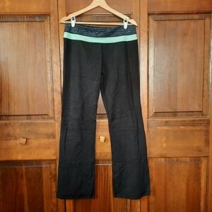 Lululemon Black Reversible Low-Rise Flared Yoga Workout Pants Leggings Size 10
